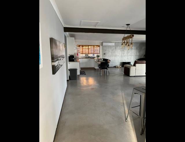 4 BEDROOM HOUSE FOR SALE IN BRONKHORST BAY